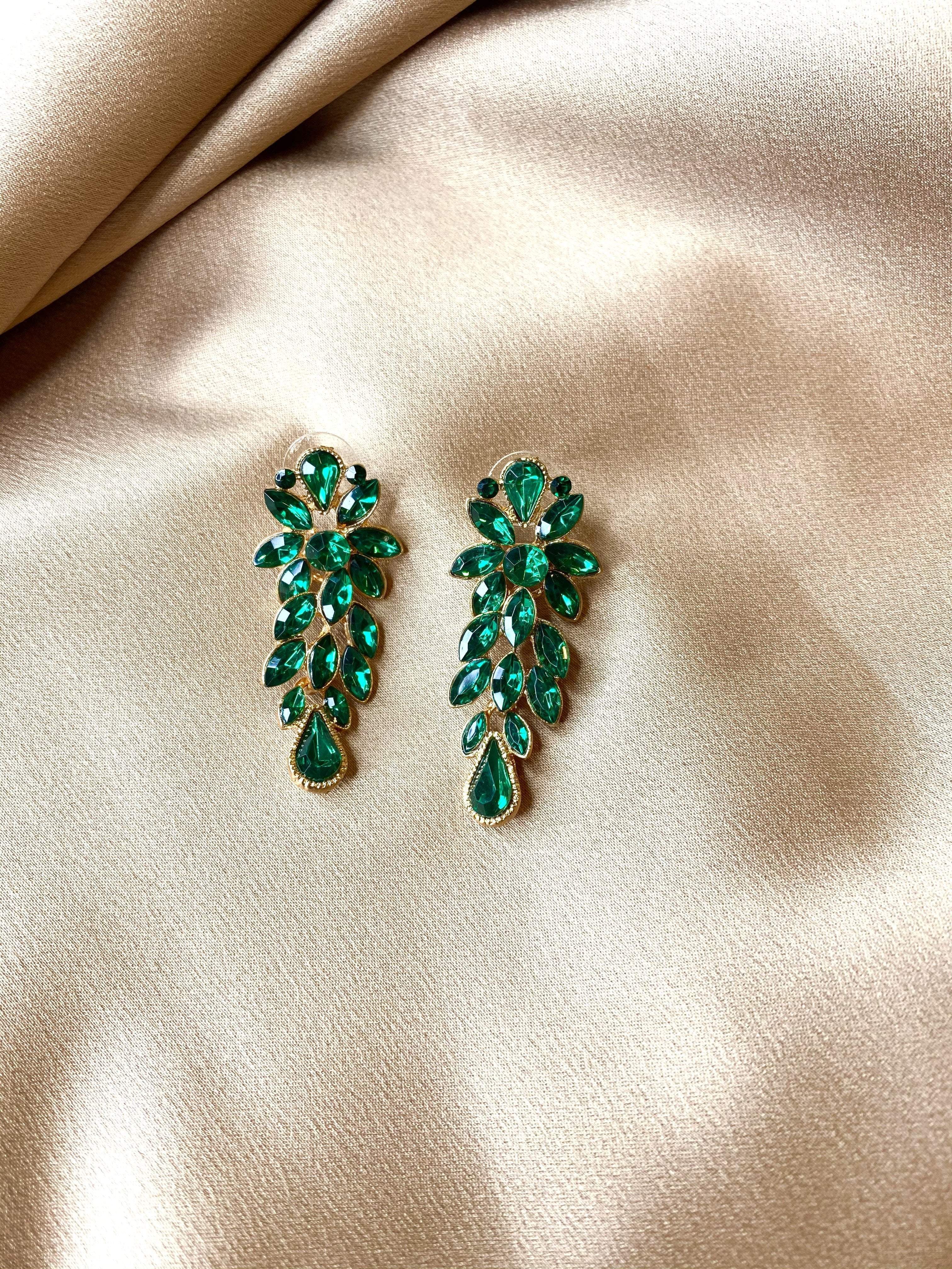 Emerald green leaves earrings Kabayare